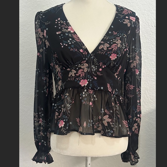 Forever 21 black floral print V-neck peplum blouse with long lantern sleeves - Picture 2 of 5